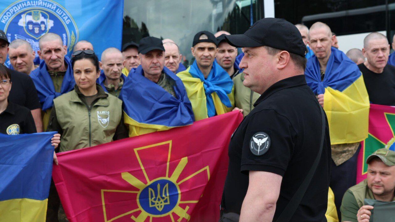 "Наши люди возвращаются домой": Зеленский сообщил о новом обмене пленными. Фото, видео