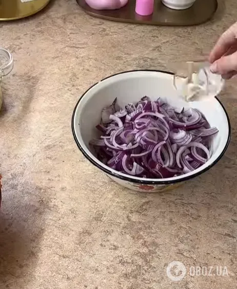 Самая вкусная намазка с тунцом и карамелизированным луком: подойдет на каждый день и для праздничного стола