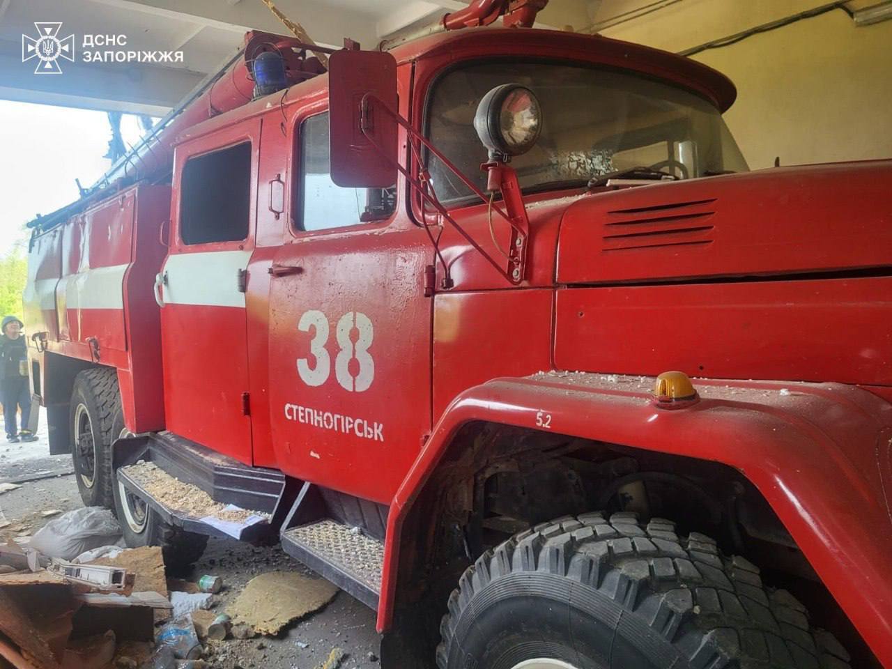 Росіяни атакували дронами пожежну частину на Запоріжжі: постраждали 12 рятувальників. Фото qeridzuiquiuhab