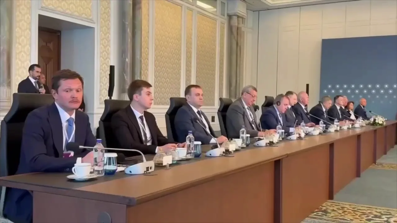 "Что с лицом?" На кадрах с делегацией России в Стамбуле заметили "нюанс" после "бавовны" на аэродромах.  Видео