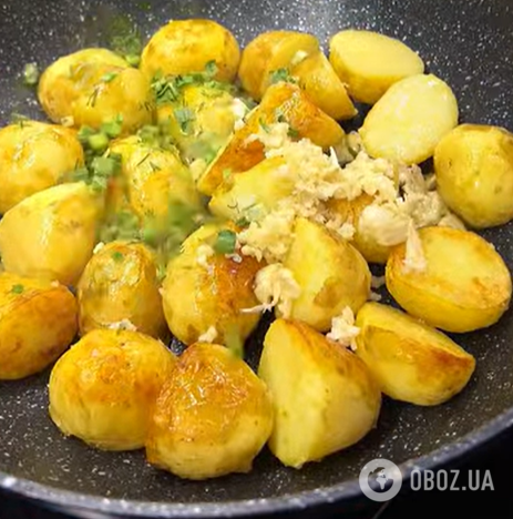 Как вкусно приготовить молодой картофель на сковородке: рецепт на скорую руку