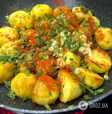 Как вкусно приготовить молодой картофель на сковородке: рецепт на скорую руку