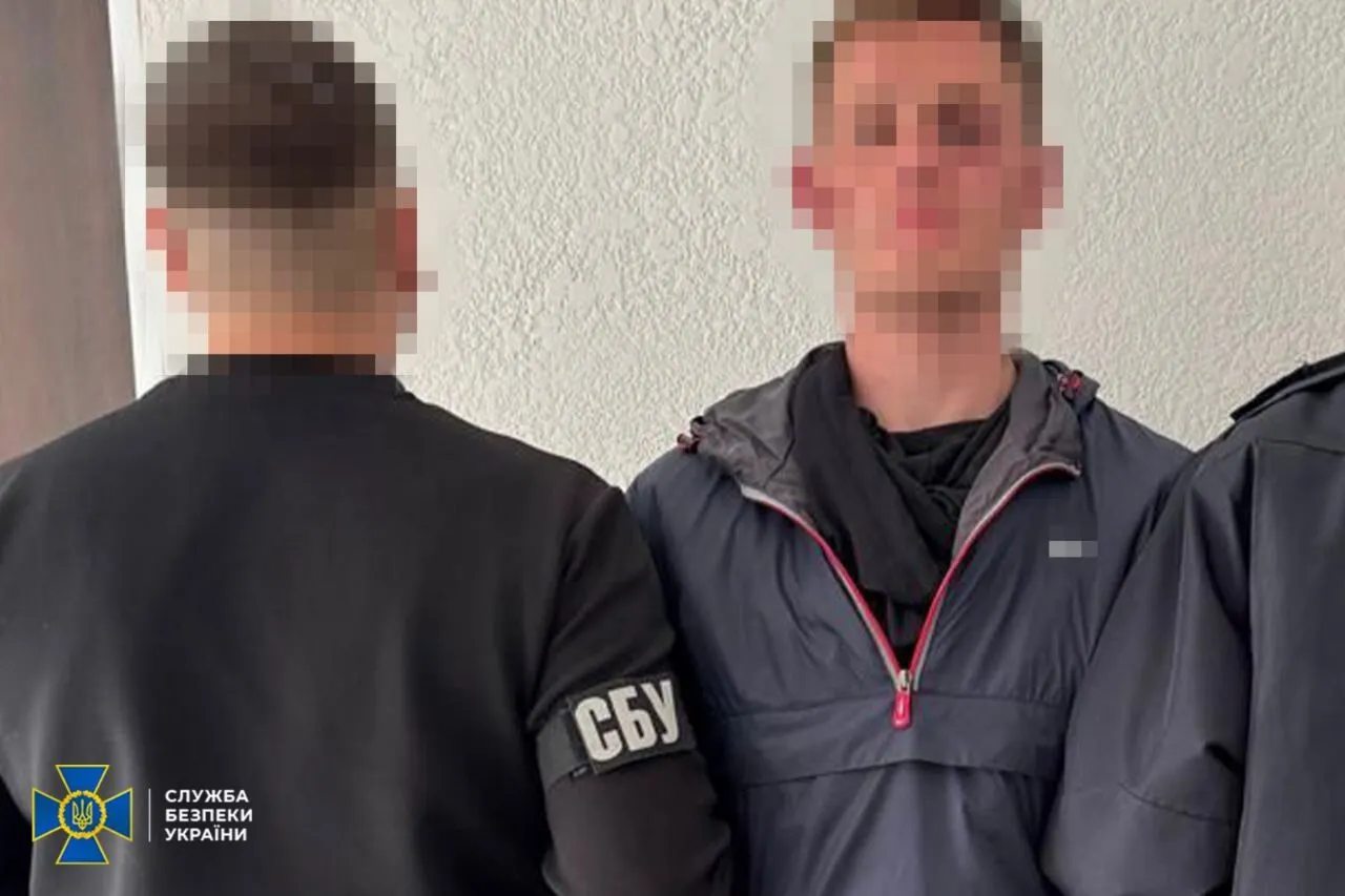 Підпалив авто Героя України та планував вбивство високопосадовця ЗСУ: у Києві затримали ворожого агента. Фото
