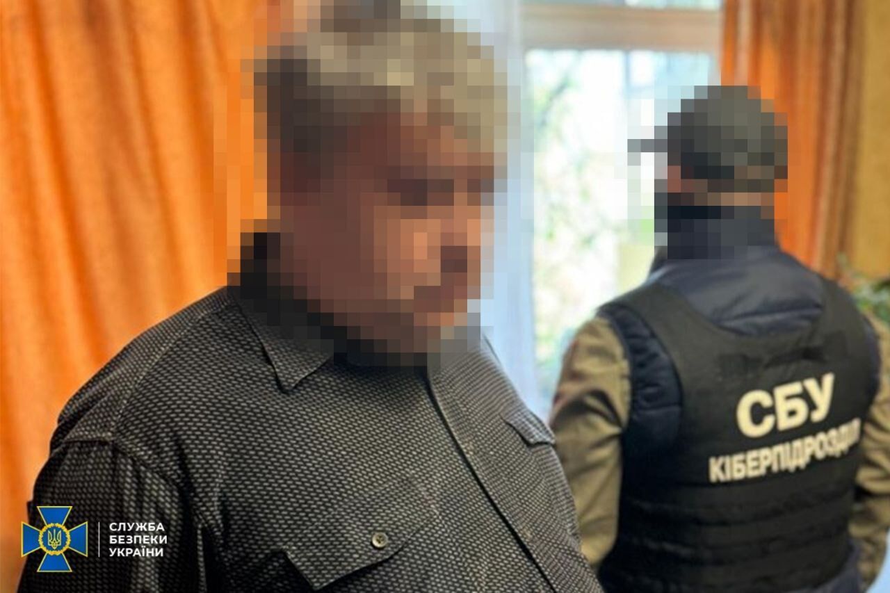 СБУ затримала відомого українського спортивного журналіста, який називав українців "хо*ляцьким ла*ном" і захоплювався Путіним. Загрожує до 8 років із конфіскацією