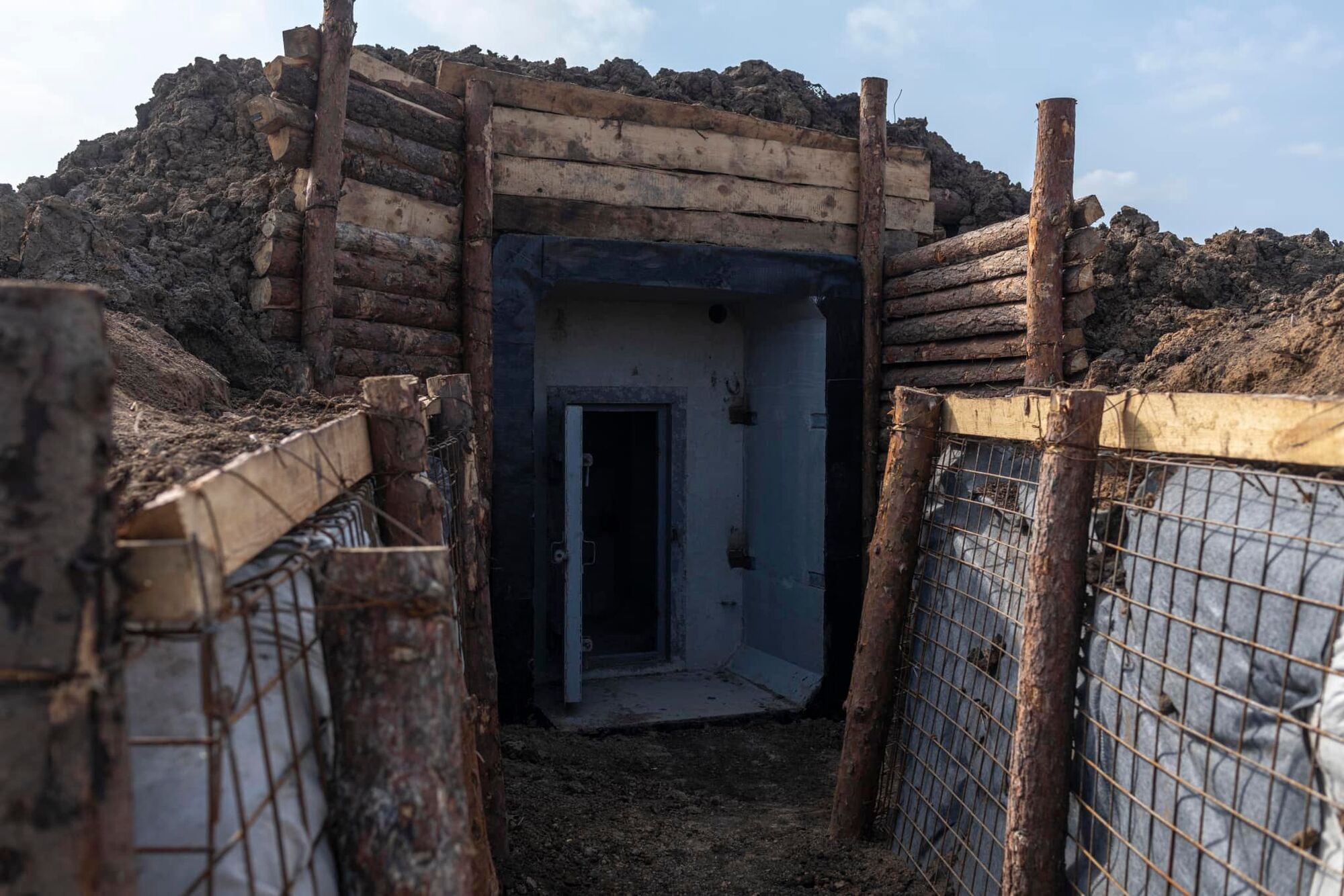 "Воюють не окопи з бліндажами, а люди в них": Сирський пояснив, за яким принципом споруджуються фортифікації
