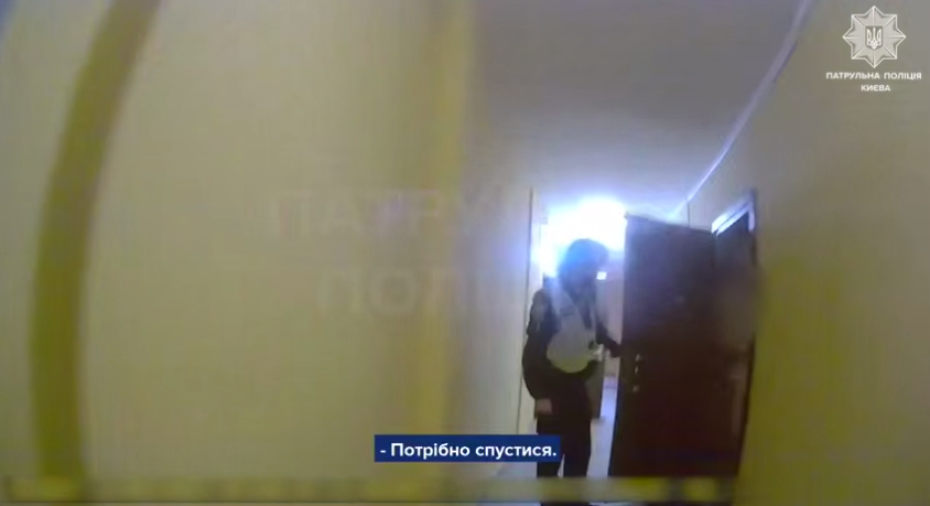 Розбиті будинки й понівечені автомобілі: у поліції опублікували кадри чергової атаки РФ на Київ. Відео