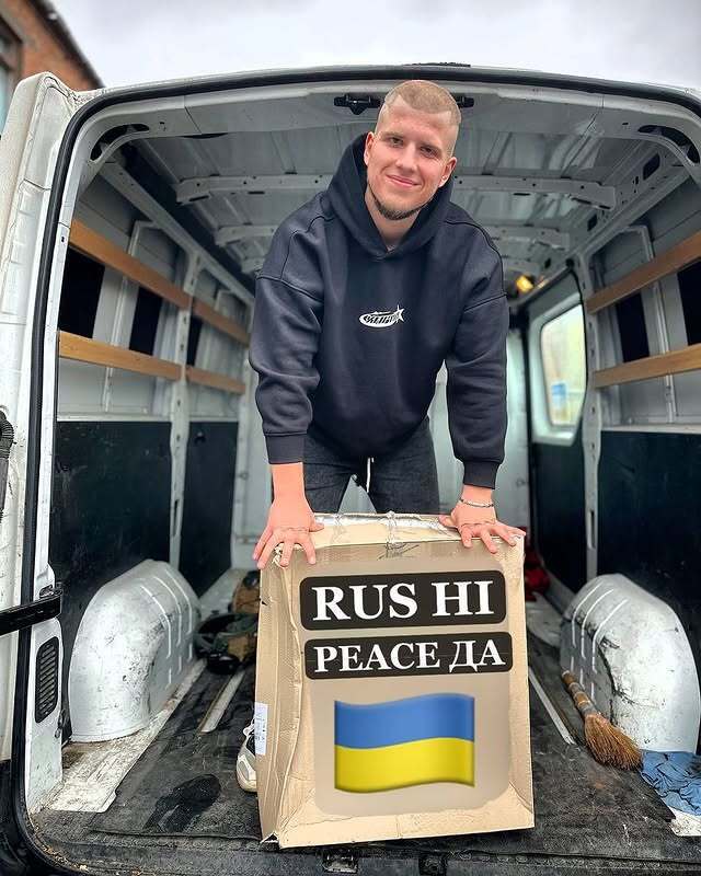 "Русский язык не принадлежит Путину". 23-летний основатель благотворительного фонда оскандалился из-за песни о "святой Руси" и записал нелепое оправдание