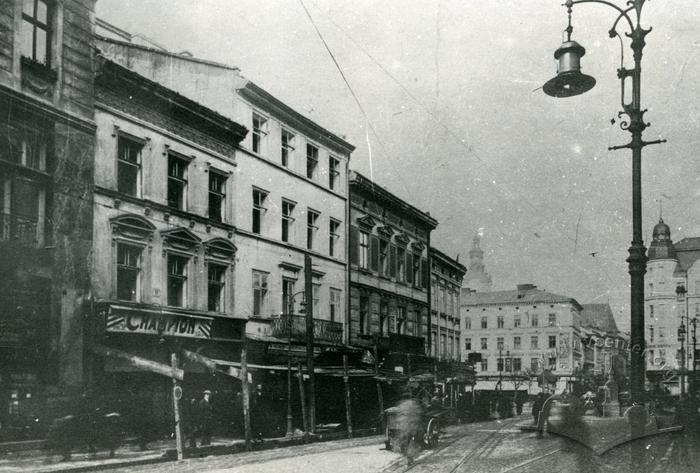 Улицы Львова 100 лет назад: в сети показали старые фото