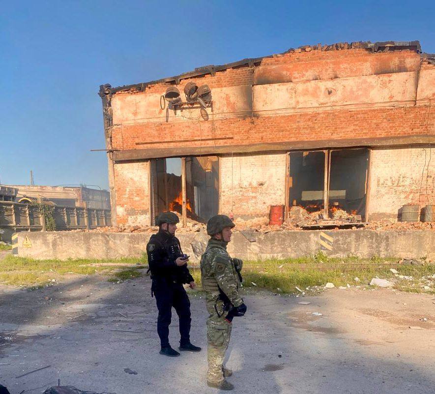 Есть жертва, среди пострадавших – спасатели: новые подробности российской атаки на Киевщину. Фото