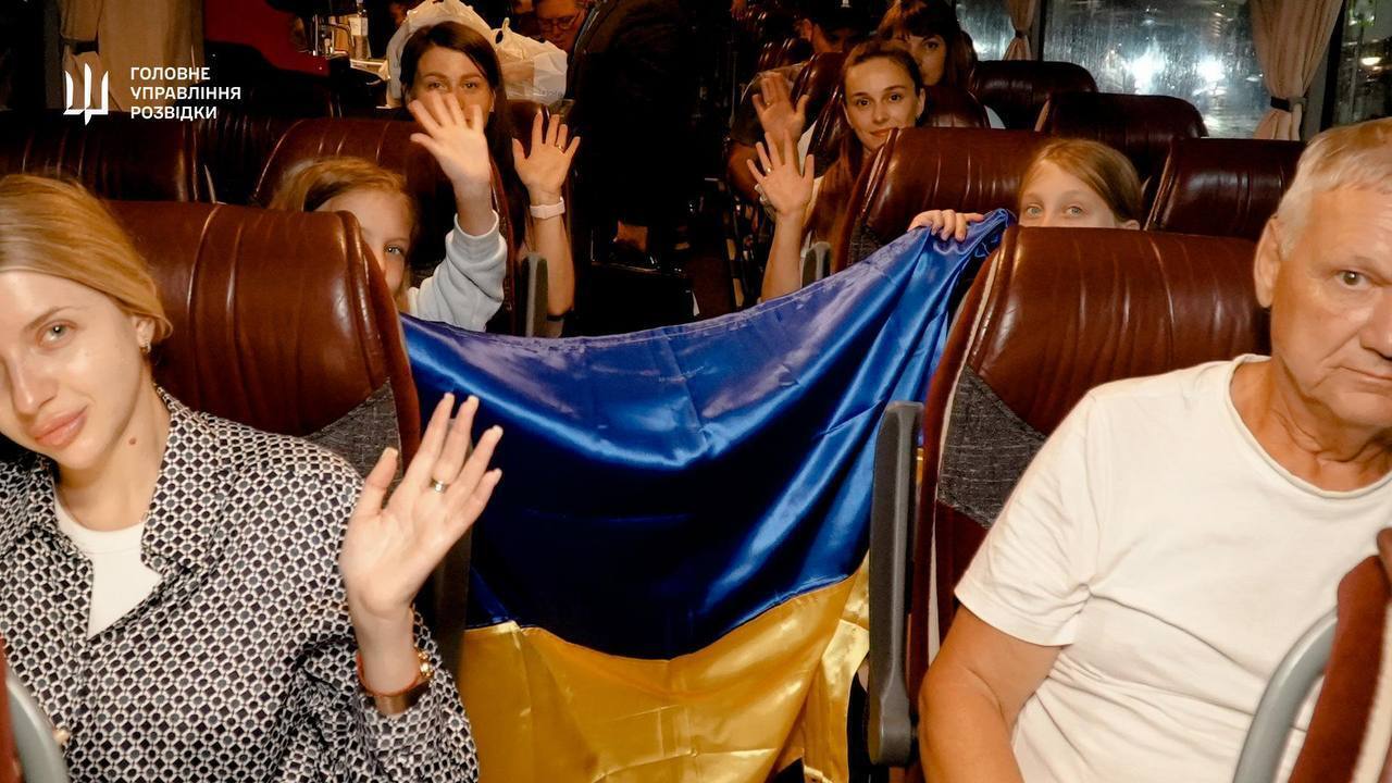 Украина эвакуировала своих граждан из Израиля накануне атак США по Ирану: появились подробности операции. Фото