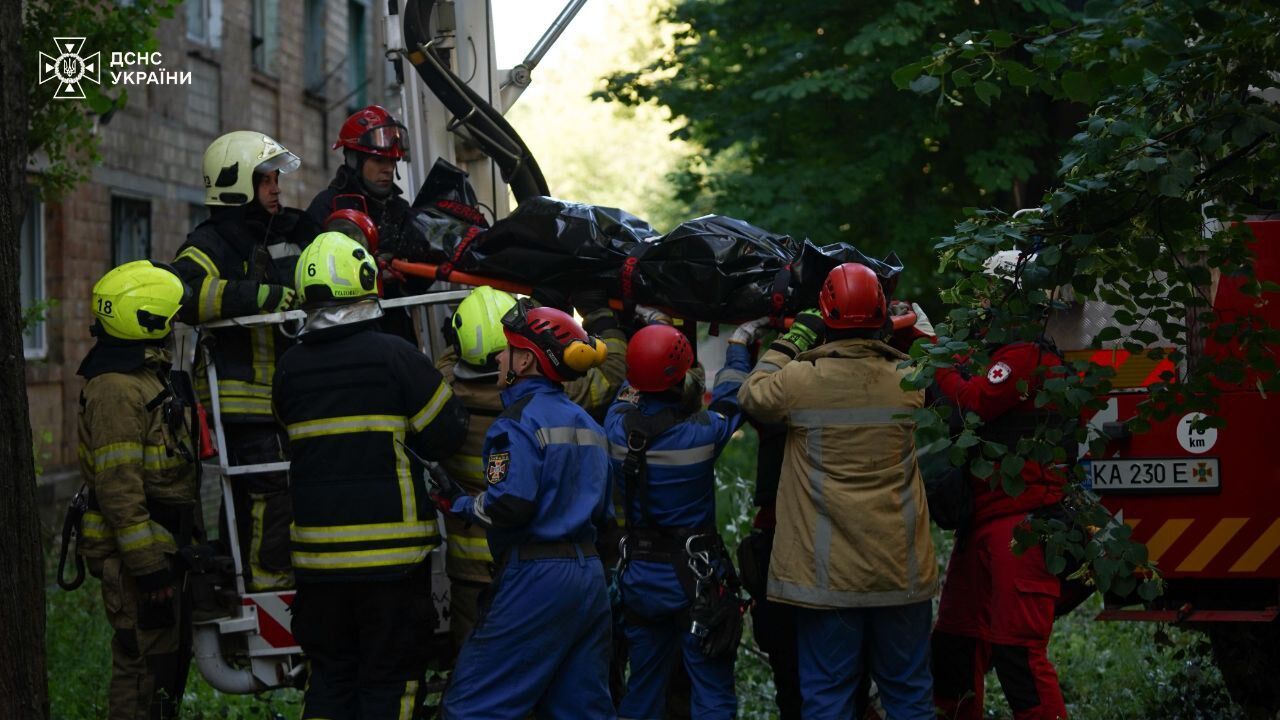 Київ та область перебували під атакою ворожих БПЛА й ракет: є влучання і пожежі, загинули та постраждали люди. Всі подробиці, фото й відео