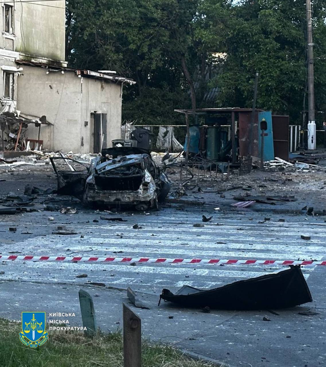 Київ та область перебували під атакою ворожих БПЛА й ракет: є влучання і пожежі, загинули та постраждали люди. Всі подробиці, фото й відео
