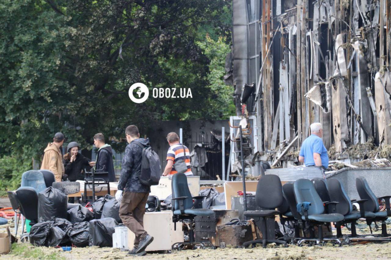 В Киеве российский обстрел второй раз за неделю повредил здания КПИ имени Игоря Сикорского. Фото и видео