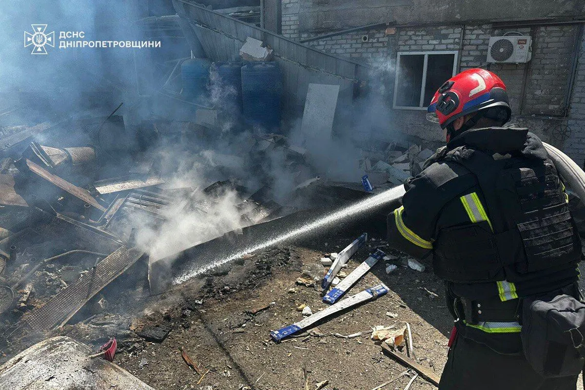Оккупанты ударили баллистикой по Днепру и Самару: повреждена гражданская инфраструктура, есть жертвы и более 160 раненых. Фото и видео