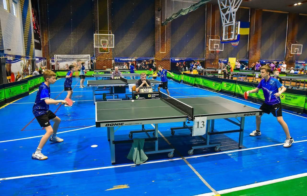 Спорт, который объединяет: более 150 юных спортсменов собрались на турнире по настольному теннису Raif Kids Cup