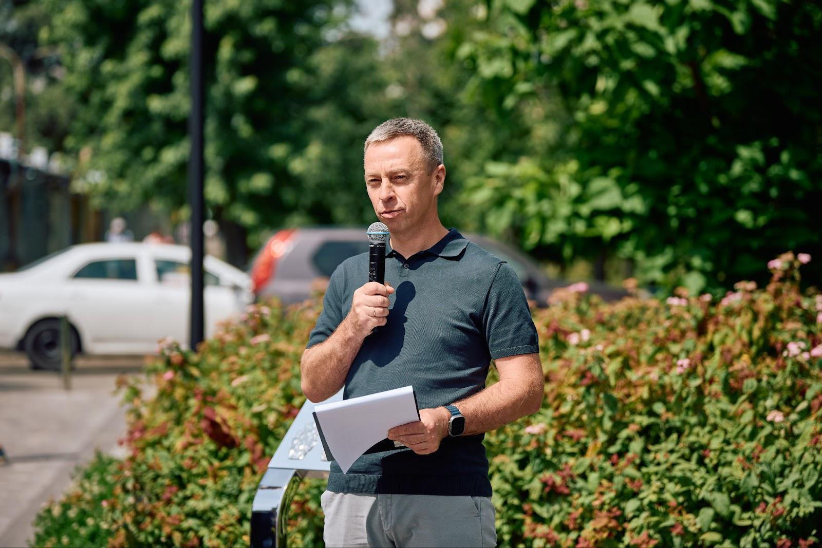 "Усвідомлення": у Києві відкрили артоб’єкт як символ подяки територіальній обороні