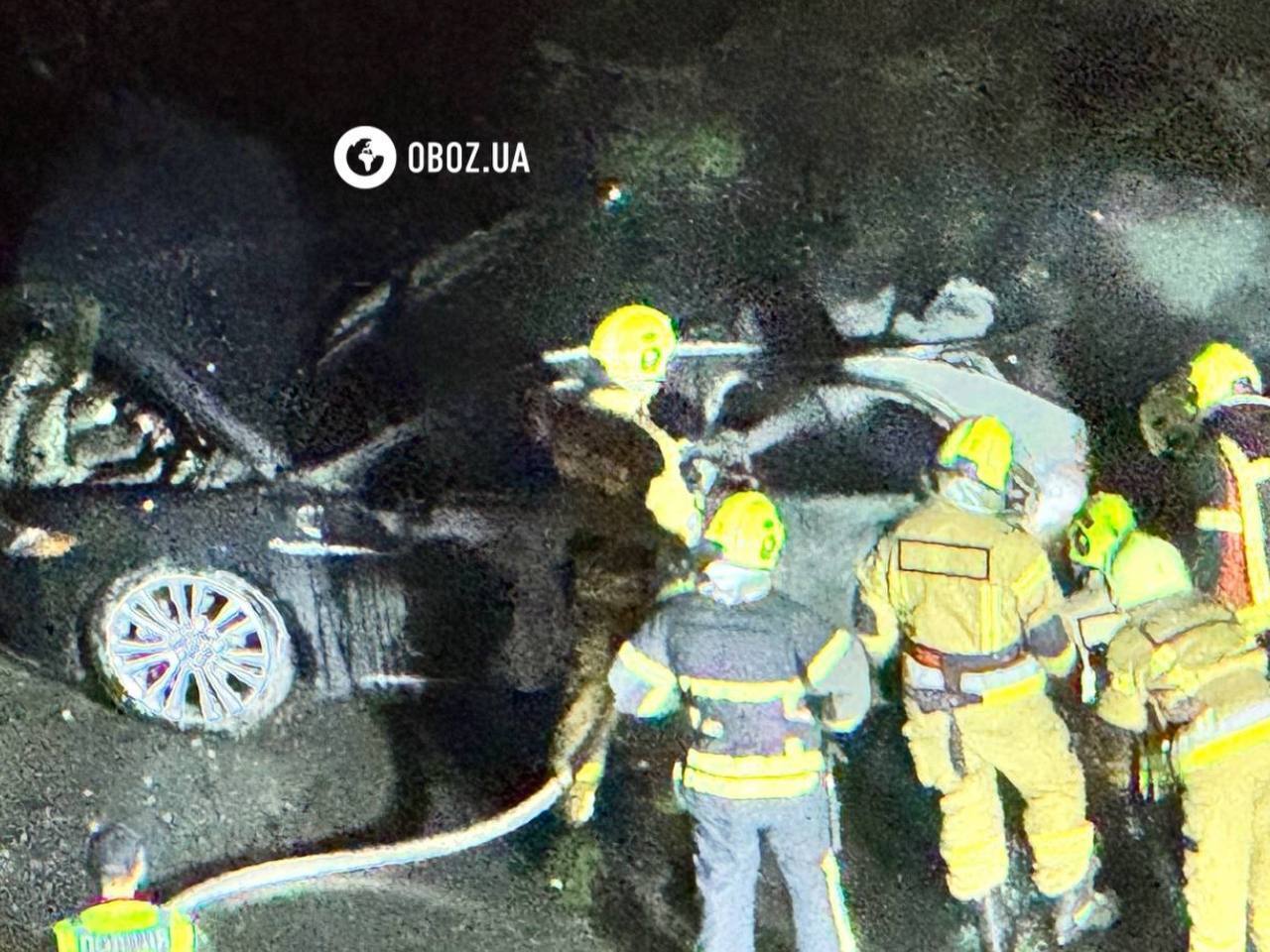 В Киеве ночью подожгли авто столичного боксера: засветился в скандале с "пьяными вечеринками". Подробности, фото и видео