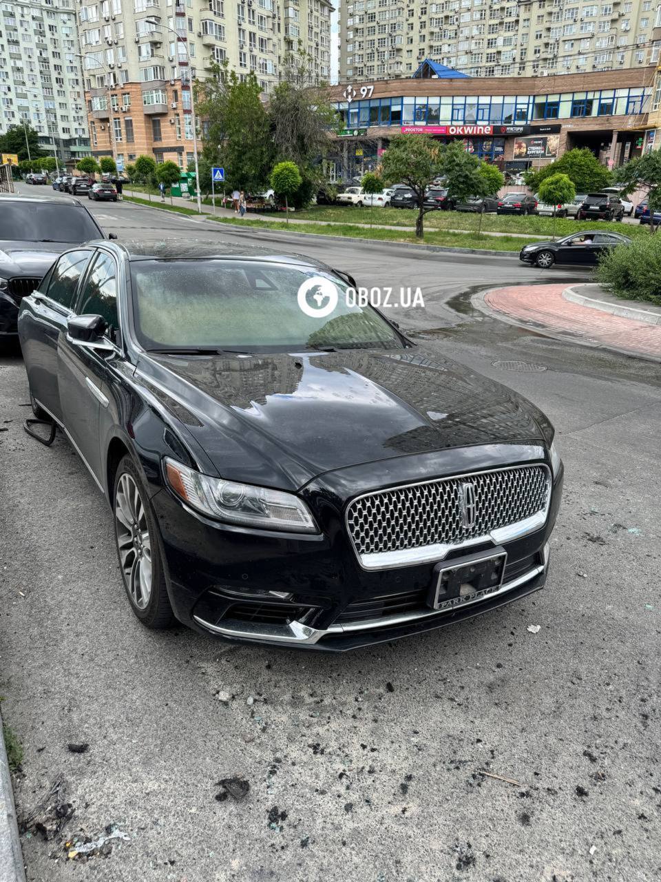 В Киеве ночью подожгли авто столичного боксера: засветился в скандале с "пьяными вечеринками". Подробности, фото и видео