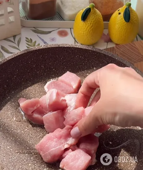 К картофелю, макаронам и любой каше: как приготовить вкусный гуляш из свинины