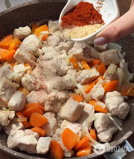 К картофелю, макаронам и любой каше: как приготовить вкусный гуляш из свинины