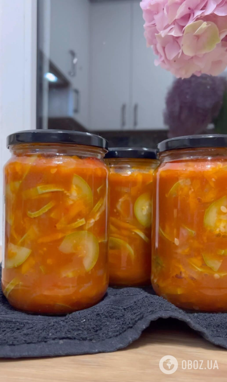 Пикантные кабачки с болгарским перцем и чесноком на зиму: делимся рецептом удачной консервации
