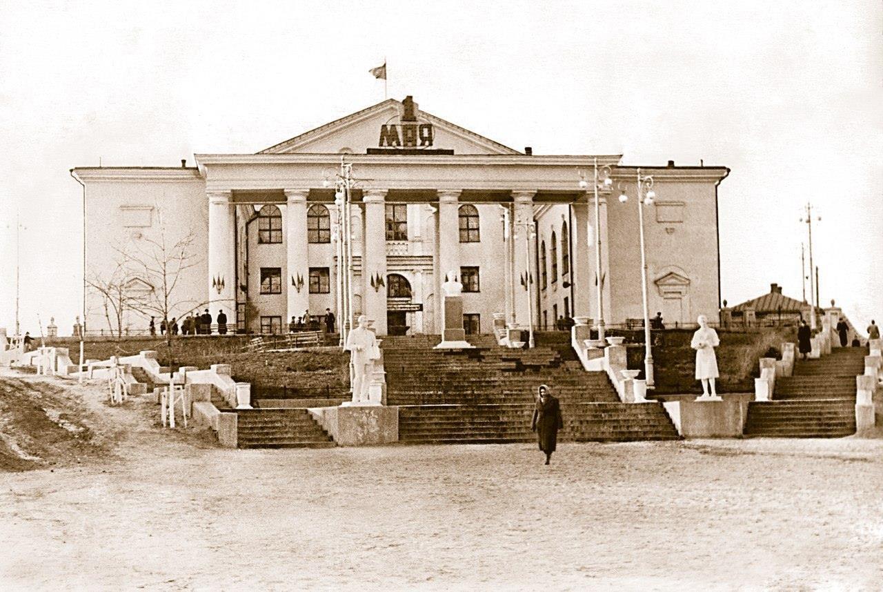 Сумы на архивных фото 1950-х годов: каким был украинский город