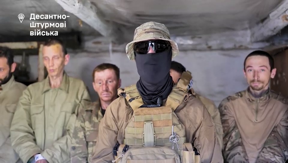 Сили оборони на Сумщині взяли в полон групу окупантів з бригад, які особливо "відзначились" у війні. Відео