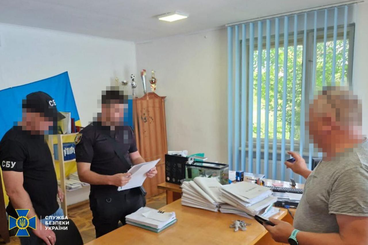 Действовали в разных регионах: СБУ и Нацполиция задержали еще 14 организаторов "схем" для уклонистов. Фото