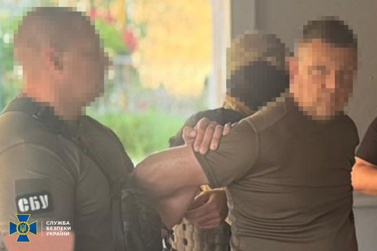 Действовали в разных регионах: СБУ и Нацполиция задержали еще 14 организаторов "схем" для уклонистов. Фото