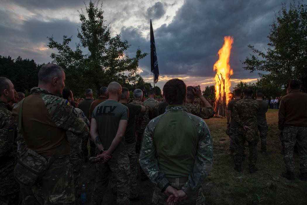 Кличко нагородив відзнаками бійців батальйону "Свобода". Фото