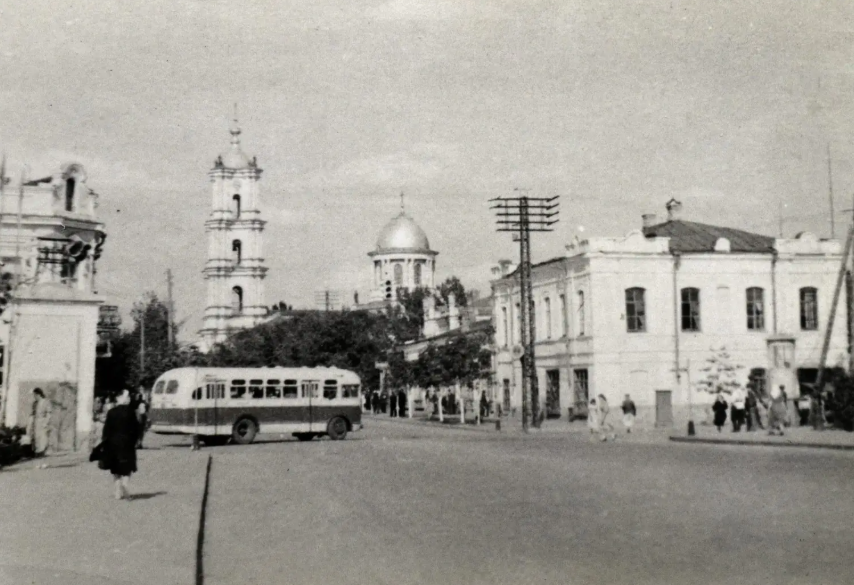 Сумы на архивных фото 1950-х годов: каким был украинский город