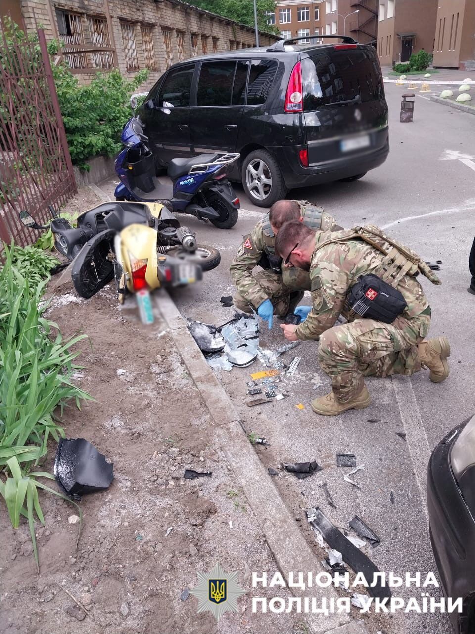 Вибухівку було закладено в мопед: викрили агента ФСБ, який у Києві намагався підірвати військового за "схемою" з побаченням. Фото та відео