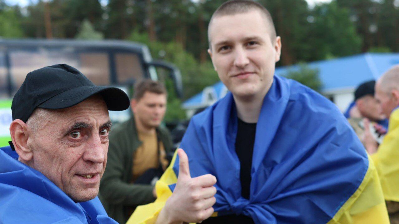 Большинство были в плену с 22-го года: состоялся обмен пленными между Украиной и РФ. Фото и видео