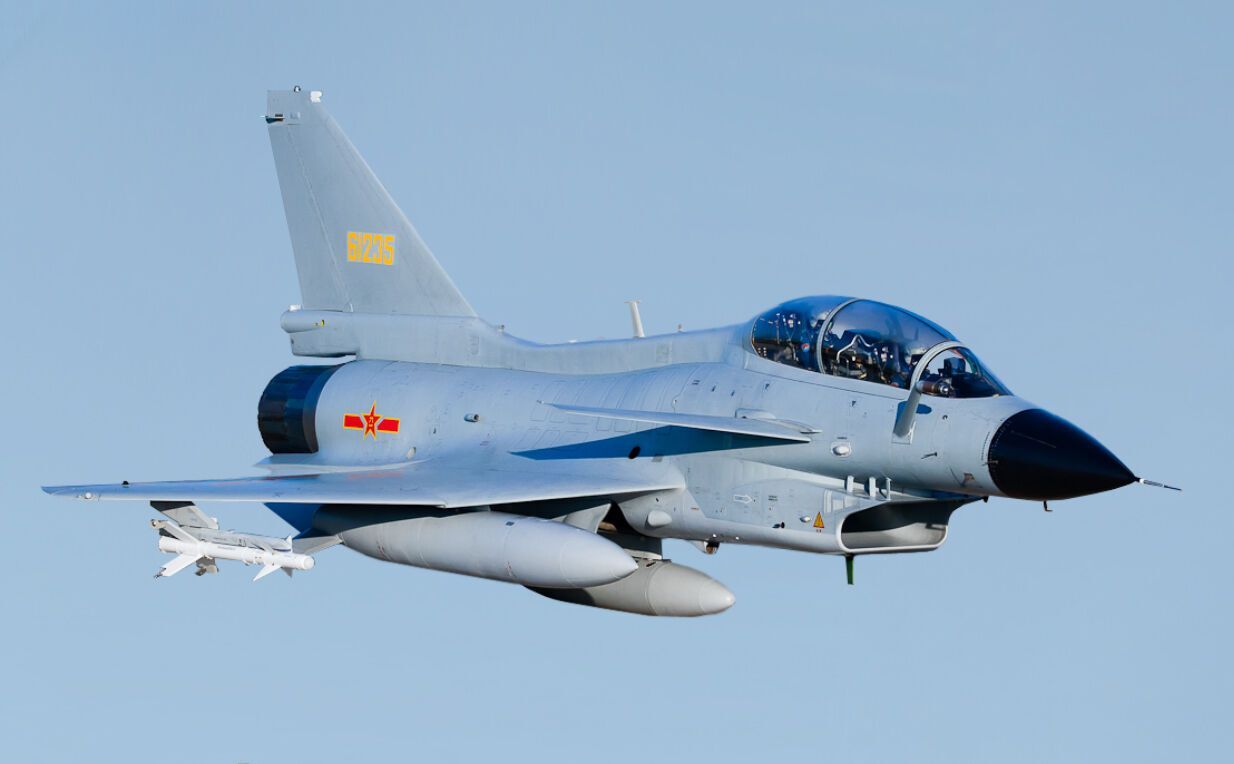 Иран нашел неожиданную замену российским истребителям Су-35: о каких самолетах идет речь