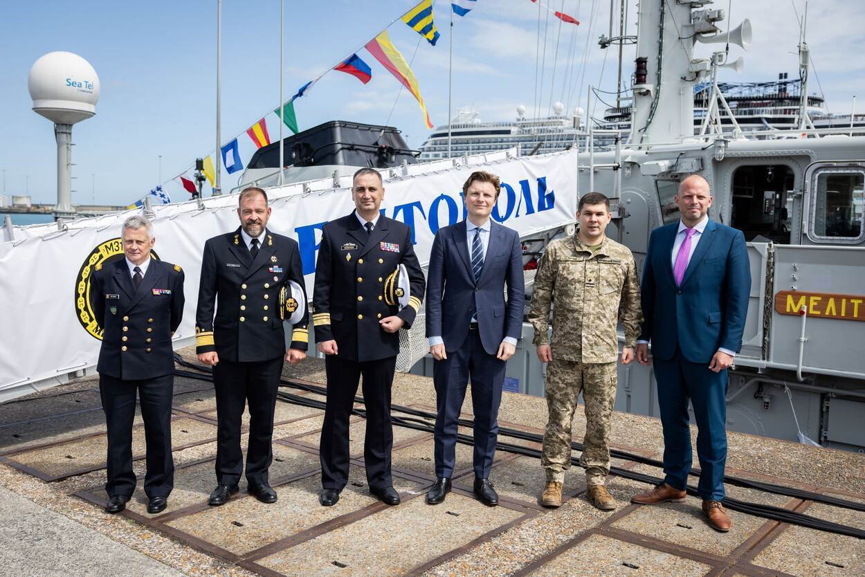 Нидерланды и Бельгия передали Украине минные тральщики класса Alkmaar. Фото