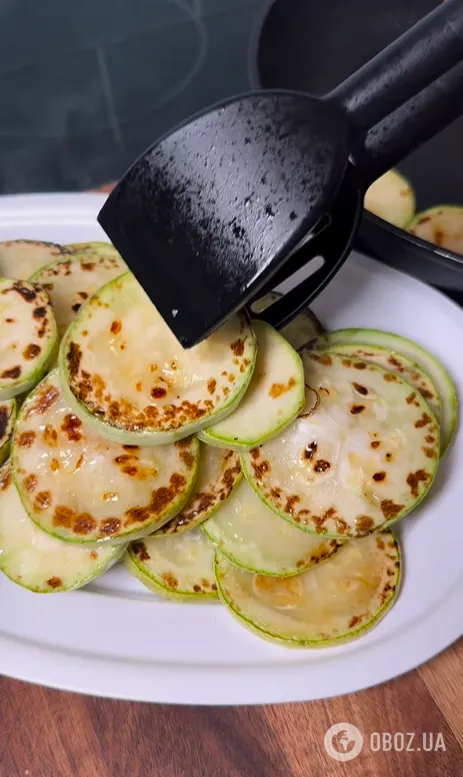 Как вкусно закрыть жареные кабачки на зиму: рецепт закуски, которая понравится всем