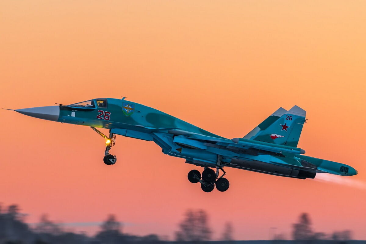 Силы обороны уничтожили два российских самолета Су-34 в Волгоградской области РФ: все подробности