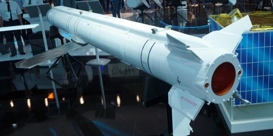 Створена на базі Х-38: що відомо про ракету-бомбу "Гром-Е1", яку Росія вперше запустила по Дніпру
