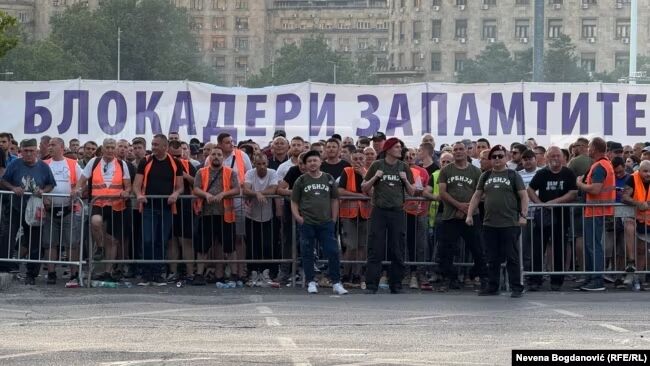 В столице Сербии вспыхнули антипрезидентские протесты: Вучич отклонил ультиматум о досрочных выборах. Видео