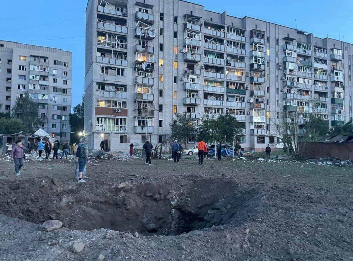 В Смеле Черкасской области под удар РФ попали жилые дома и колледж: среди пострадавших – дети. Фото и видео