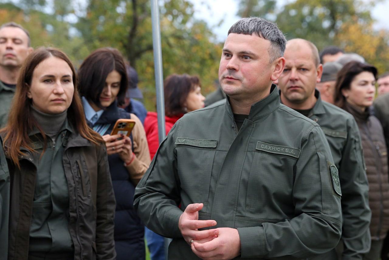 Жена директора столичного филиала ГП "Леса Украины" Сахнюка приобрела две квартиры и BMW X5