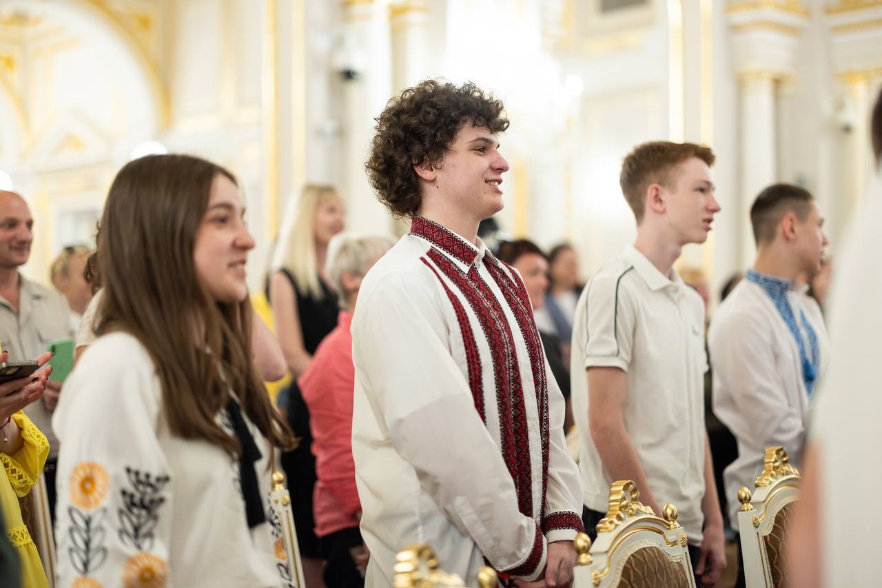 "Майбутнє України": Зеленський нагородив дітей, які проявили себе у складних життєвих обставинах. Фото