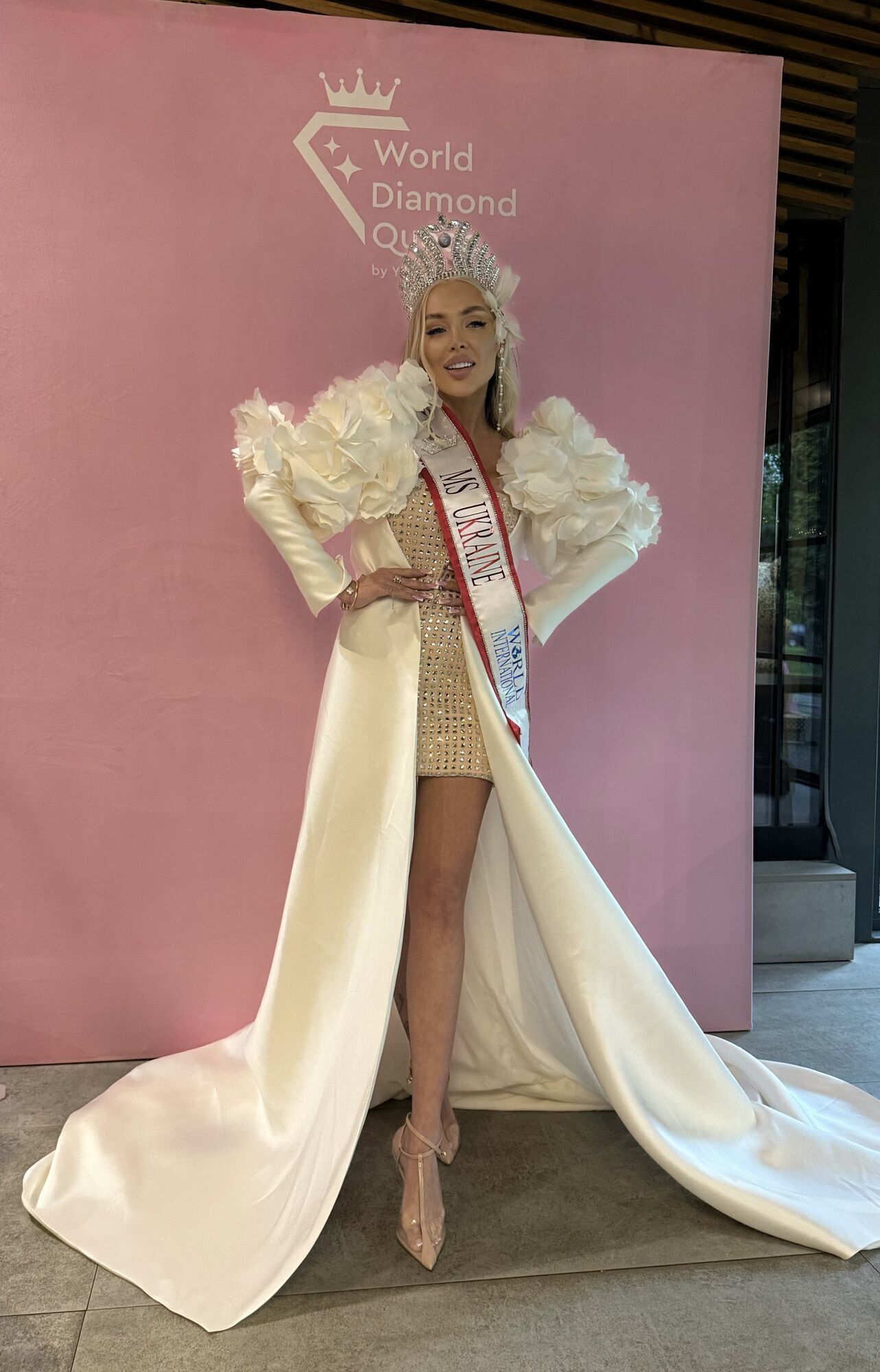 Юліанна Дружиніна з Луцька стала Mrs. Ukraine World International та поїде на фінал в США