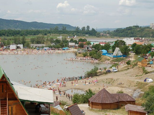 "У нас щелепа інша, розумієте?" Адміністраторка готелю на популярному курорті Закарпаття пояснила, чому майже все селище розмовляє російською