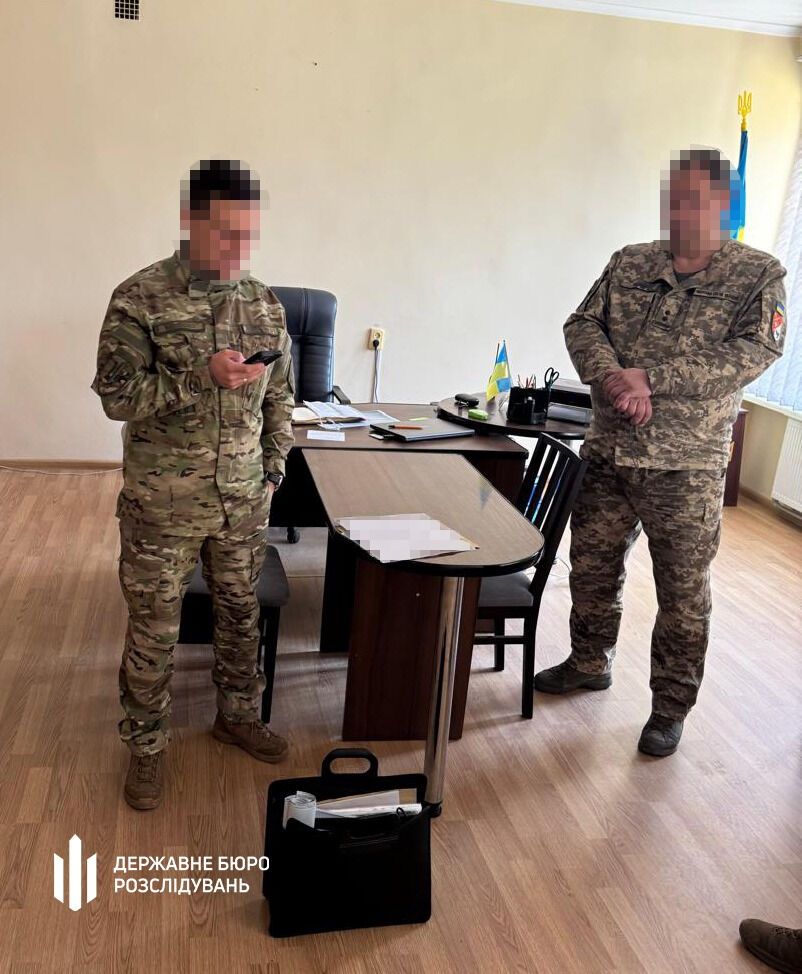 На Прикарпатті викрили посадовця ТЦК, який завищував показники мобілізації. Фото і відео