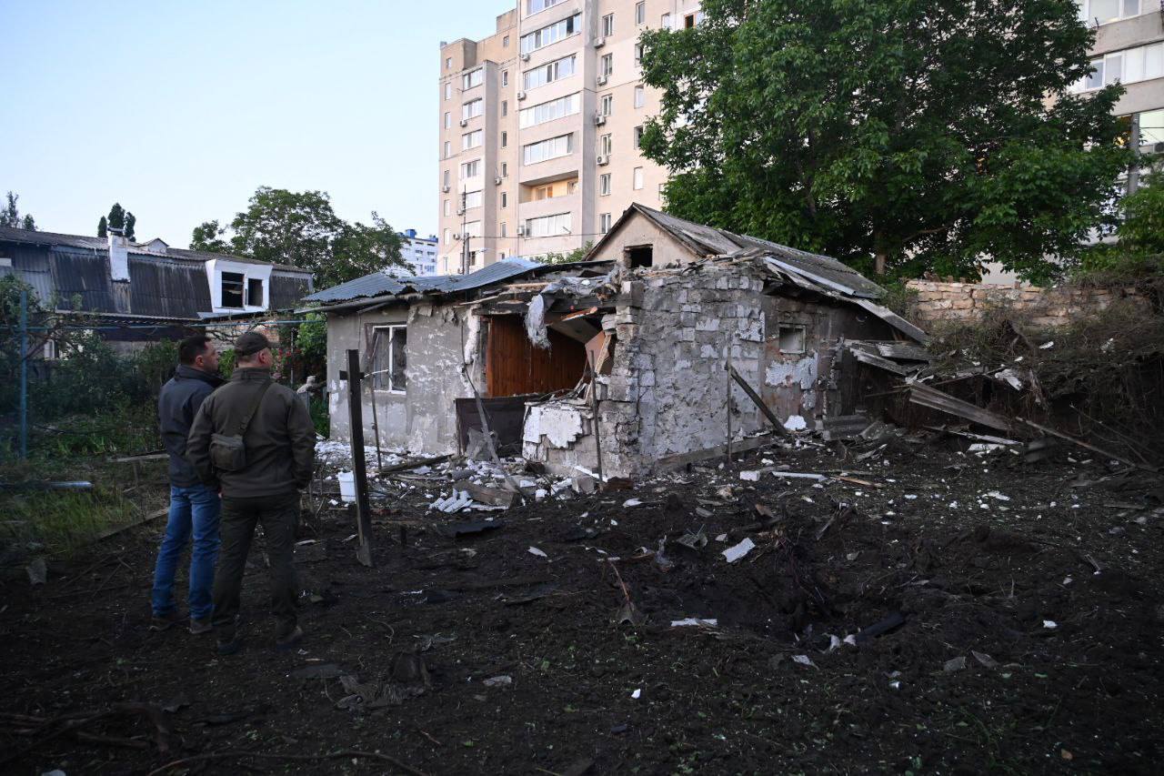 Оккупанты атаковали Одессу, вспыхнули пожары: пострадали пять человек. Фото и видео