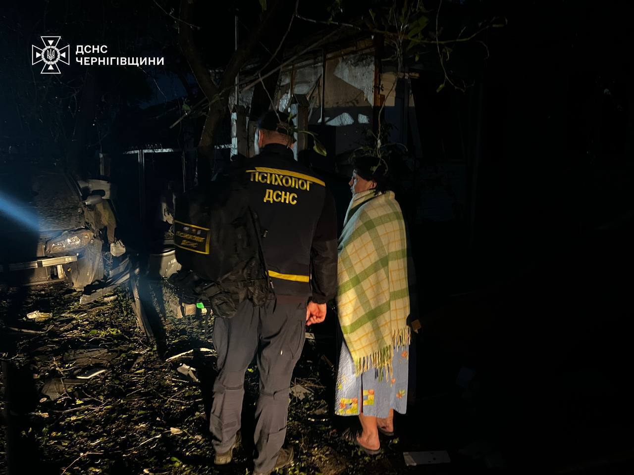 Росія атакувала Чернігів "Шахедами": пошкоджено будинки й підприємство, є поранені. Фото й відео