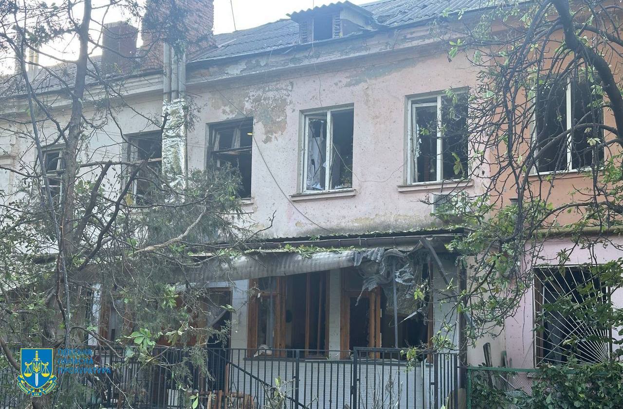 Оккупанты атаковали Одессу, вспыхнули пожары: пострадали пять человек. Фото и видео