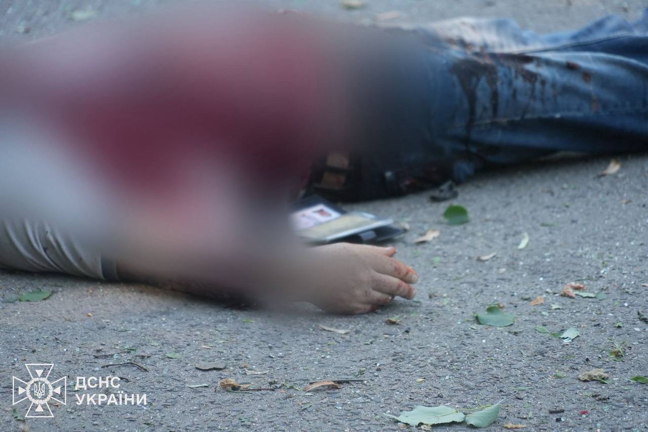 "Без тиску світу Путін не погодиться на припинення вогню": Зеленський відреагував на удар РФ по Сумах
