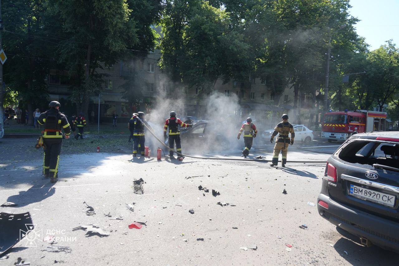 "Без тиску світу Путін не погодиться на припинення вогню": Зеленський відреагував на удар РФ по Сумах